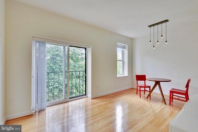 2630 Adams Mill Rd NW unit 307, Washington, DC 20009 - photo 2