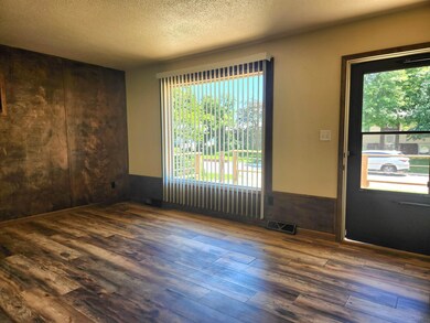 1248 Edgewood Dr, Waterloo, IA 50701 - photo 3