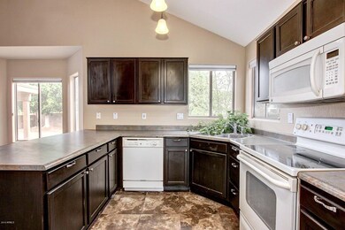 6604 W Briles Kitchen 3