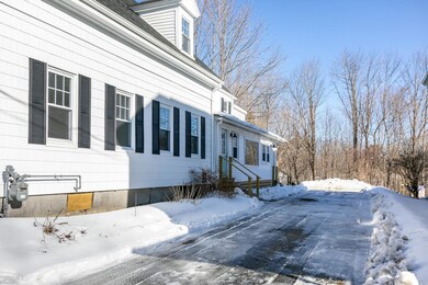 137 Spring St Gardiner ME-large-003-061-
