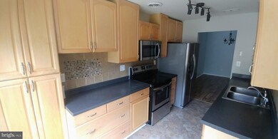 9304 Jarrett Ct, Montgomery Village, MD 20886 - photo 6