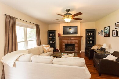 136 E Beaumont LR