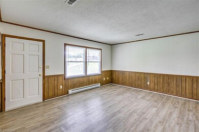 1147 & 1135 S Cox St unit A & B, Asheboro, NC 27203 - photo 6