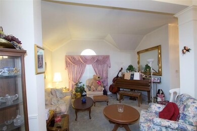 828 Abbots Ln, Denton, TX 76205 - photo 5