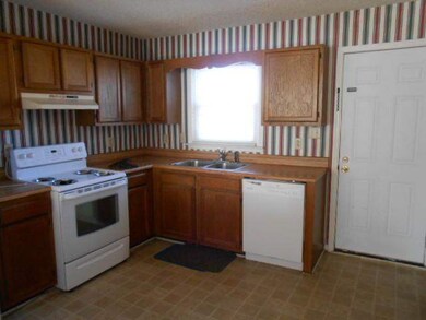 1790 Burgaw Hwy, Jacksonville, NC 28540 - photo 3