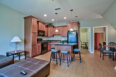 2002 Ann Arbor Ave unit 4 units, Tallahassee, FL 32304 - photo 4