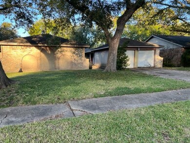 16115 Tibet Rd, Friendswood, TX 77546 - photo 3