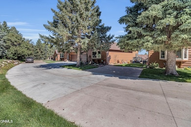 420 E Brandon Dr, Bismarck, ND 58503 - photo 6