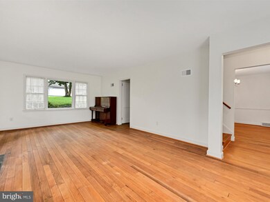 610 State St, Reading, PA 19607 - photo 4