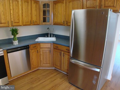 1510 Lowell Ct, Crofton, MD 21114 - photo 7