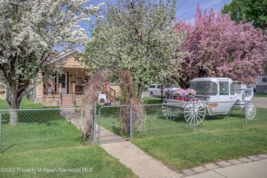 690 Pershing St, Craig, CO 81625 - photo 2