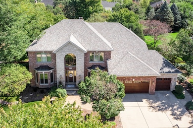 4376 Camelot Cir, Naperville, IL 60564 - photo 2