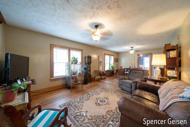 316 Ellsworth Ct, Greenville, MI 48838-6