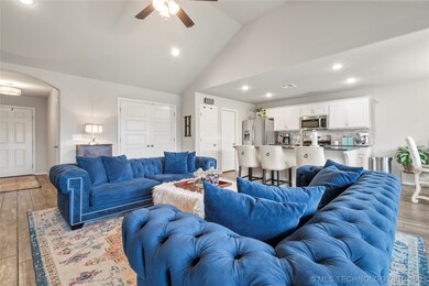 3905 N 33rd Place, Broken Arrow, OK 74014 - photo 5