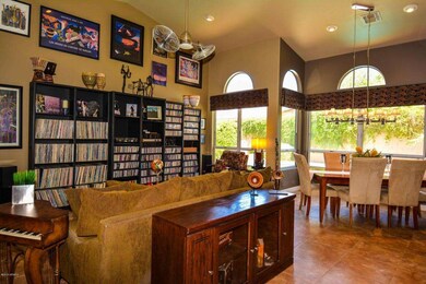 005_Living Room