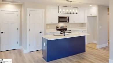 1172 W Rutledge Ave, Gaffney, SC 29341 - photo 2