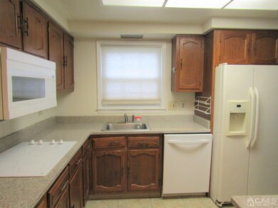 A Onset Ln, Monroe, NJ 08831 - photo 2