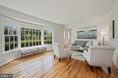 904 Country Club Dr NE, Vienna, VA 22180 - photo 4