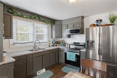 748 Morgan Ave, Asheboro, NC 27205 - photo 7