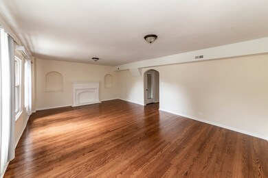 6042 N Washtenaw Ave unit 2, Chicago, IL 60659 - photo 4