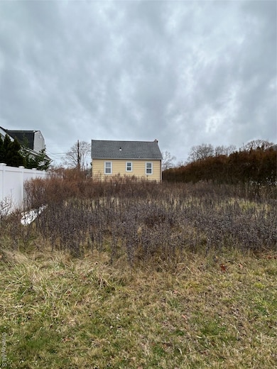 43 Abby Ln, Shirley, NY 11967 - photo 2