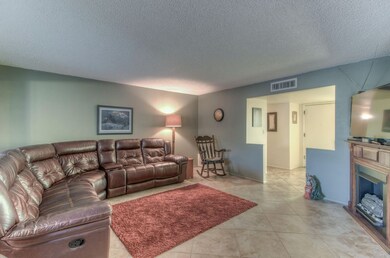 Living Room (3)-FULL