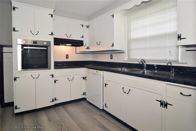 42 Elmwood Dr, Bristol, RI 02809 - photo 2