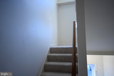 2922 Waterford Ct, Vienna, VA 22181 - photo 4