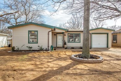 512 Brookfield Dr, Hurst, TX 76053 - photo 2