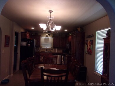 707 E Caddo St, Cleveland, OK 74020 - photo 4