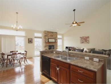 Eat-in Kitchen