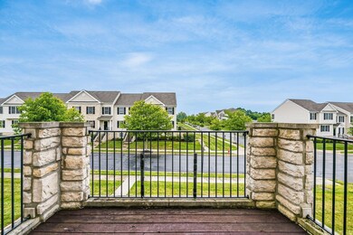 036_25_W Autumn Ridge Cir-073