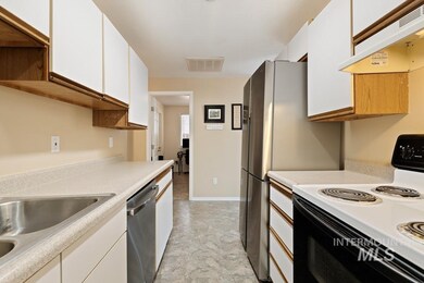 806 E Sheridan Ave, Nampa, ID 83686 - photo 4