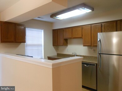 15703 Ambiance Dr, North Potomac, MD 20878 - photo 3