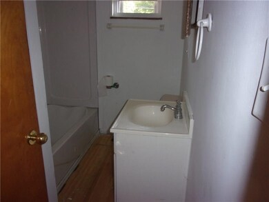 225 E 75th St, Anderson, IN 46013 - photo 7