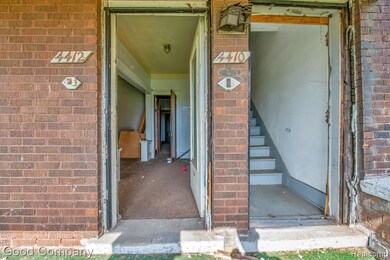 Private Entrance for each unit