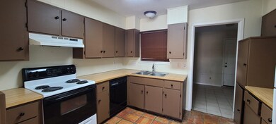 2509 Haynes Dr unit B, Midland, TX 79705 - photo 3