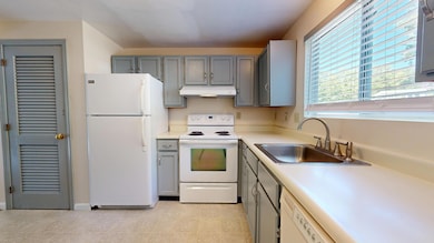 801 Us Rt 1 Yorke Woods unit K-3, York, ME 03904 - photo 5