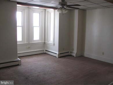 329 Walnut St unit 2ND FL, Spring City, PA 19475 - photo 3