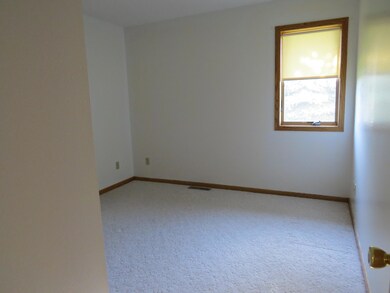 1432 8th Ave NE, Jamestown, ND 58401 - photo 7