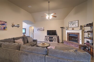 20235 E 32nd St S, Broken Arrow, OK 74014 - photo 5