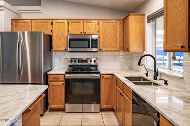 SWIFT_3757HiawathaDr-3