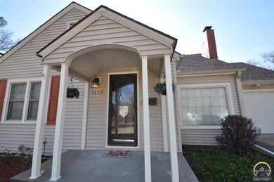 1237 SW Saline St, Topeka, KS 66604 - photo 3