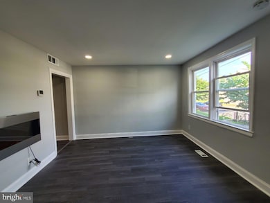 112 Sollers Point Rd, Dundalk, MD 21222 - photo 7