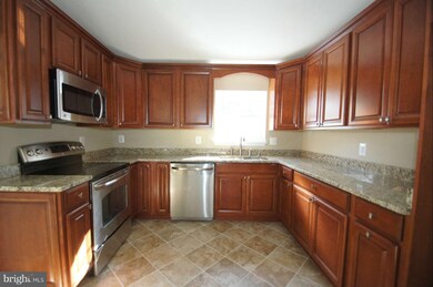 9423 Gunview Rd, Nottingham, MD 21236 - photo 6