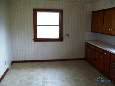 2380 Tremainsville Rd, Toledo, OH 43613 - photo 7