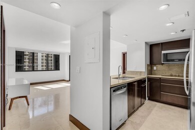 Brickell Key Two Condo unit 1021, Miami, FL 33131 - photo 2