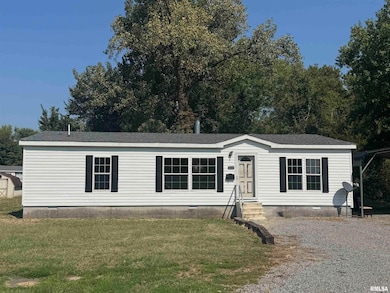 413 Walnut St, Zeigler, IL 62999 - photo 2