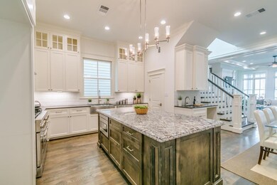 339 W 27th St, Houston, TX 77008 - photo 5