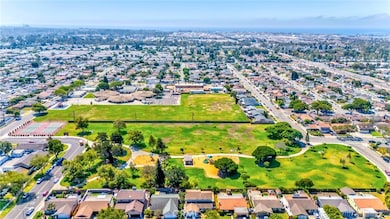 2401 El Portal Way, Oxnard, CA 93035 - photo 7